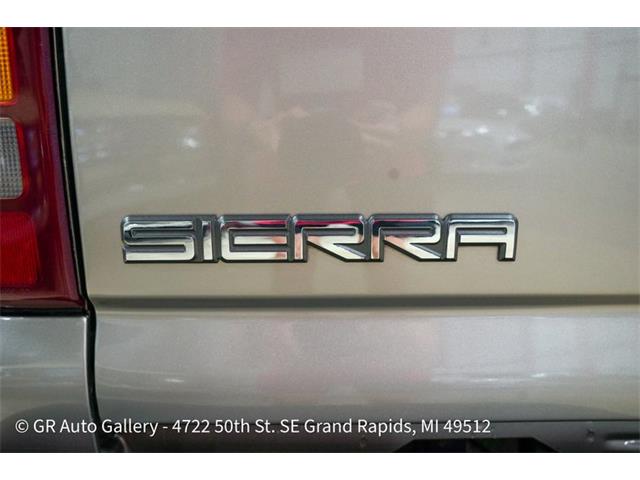 2001 GMC Sierra (CC-2108312) for sale in Kentwood, Michigan