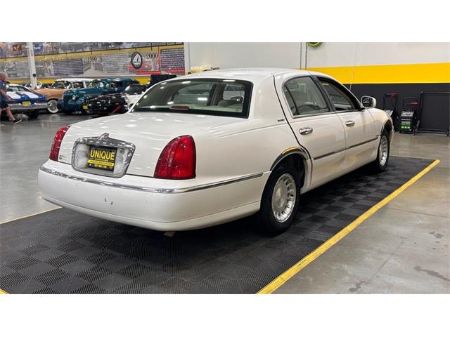 2001 Lincoln Town Car (CC-2108354) for sale in Mankato, Minnesota
