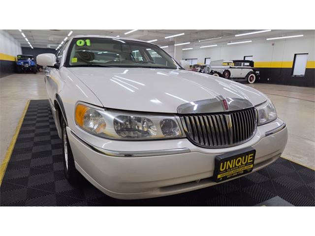 2001 Lincoln Town Car (CC-2108354) for sale in Mankato, Minnesota