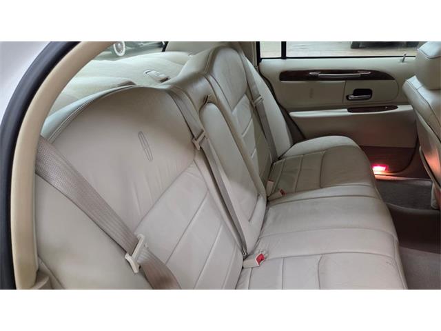 2001 Lincoln Town Car (CC-2108354) for sale in Mankato, Minnesota