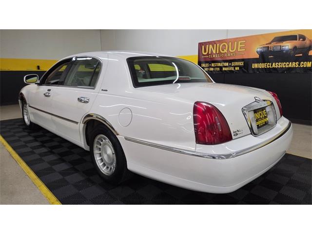 2001 Lincoln Town Car (CC-2108354) for sale in Mankato, Minnesota