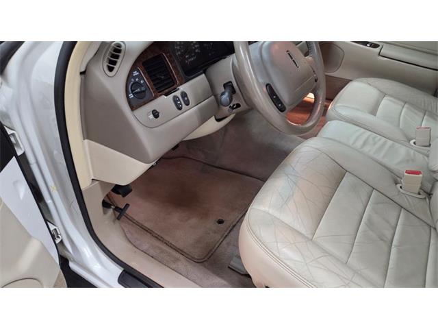 2001 Lincoln Town Car (CC-2108354) for sale in Mankato, Minnesota