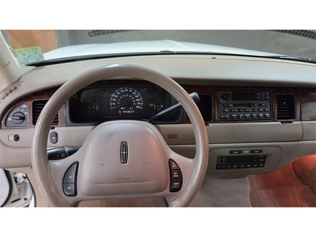 2001 Lincoln Town Car (CC-2108354) for sale in Mankato, Minnesota