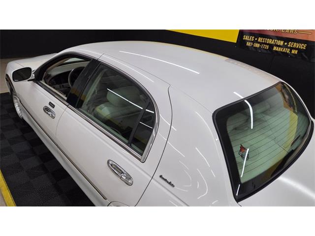 2001 Lincoln Town Car (CC-2108354) for sale in Mankato, Minnesota