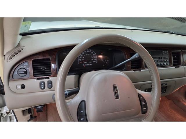 2001 Lincoln Town Car (CC-2108354) for sale in Mankato, Minnesota