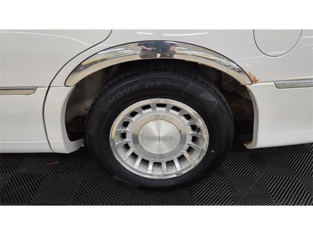 2001 Lincoln Town Car (CC-2108354) for sale in Mankato, Minnesota