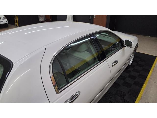 2001 Lincoln Town Car (CC-2108354) for sale in Mankato, Minnesota