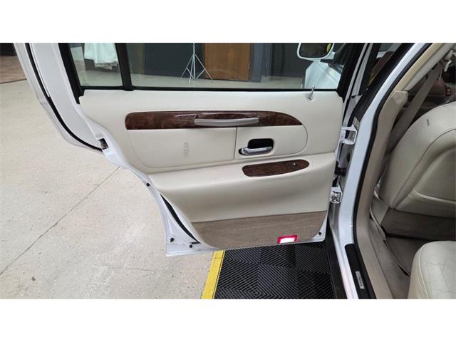 2001 Lincoln Town Car (CC-2108354) for sale in Mankato, Minnesota