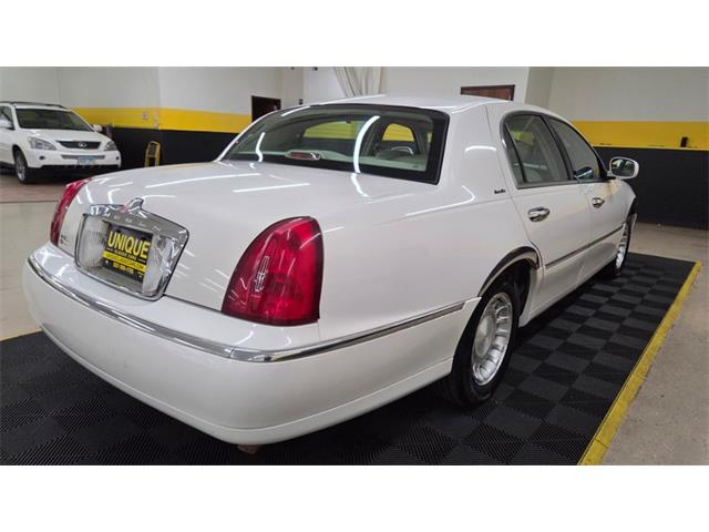 2001 Lincoln Town Car (CC-2108354) for sale in Mankato, Minnesota