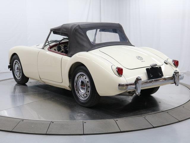 1961 MG MGB (CC-2108443) for sale in Christiansburg, Virginia