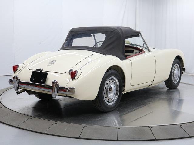1961 MG MGB (CC-2108443) for sale in Christiansburg, Virginia