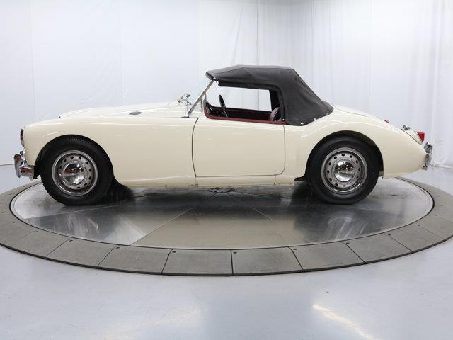 1961 MG MGB (CC-2108443) for sale in Christiansburg, Virginia