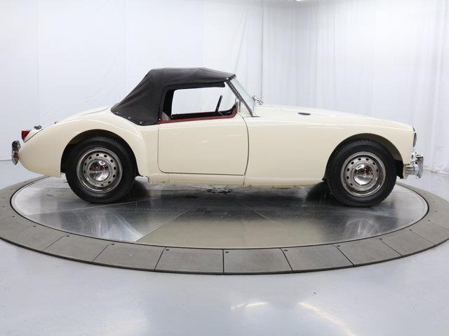 1961 MG MGB (CC-2108443) for sale in Christiansburg, Virginia