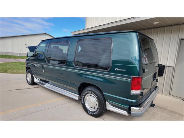 2001 Ford E-Series (CC-2108537) for sale in Sioux Falls, South Dakota