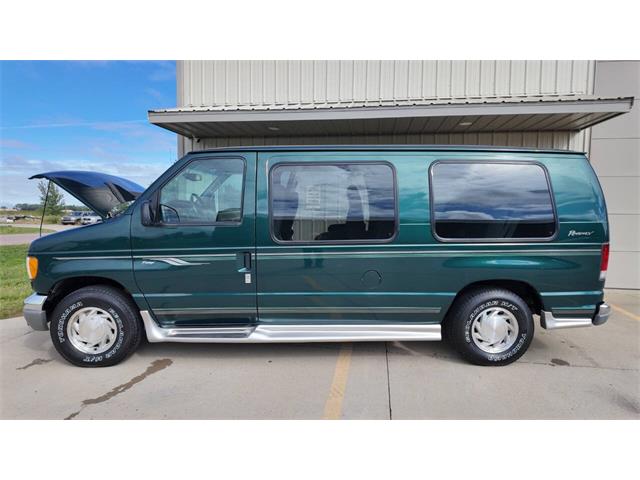 2001 Ford E-Series (CC-2108537) for sale in Sioux Falls, South Dakota