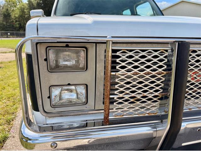 1987 GMC Suburban (CC-2108950) for sale in Fenton, Michigan