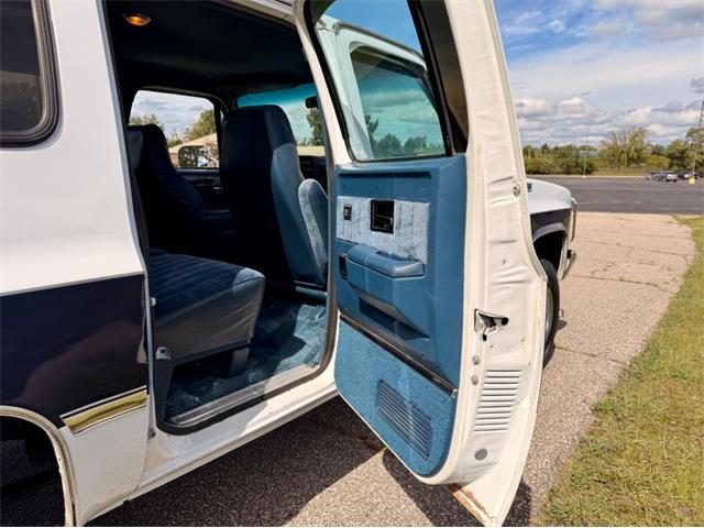 1987 GMC Suburban (CC-2108950) for sale in Fenton, Michigan