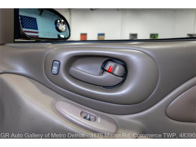 2000 Pontiac Bonneville (CC-2109368) for sale in Kentwood, Michigan