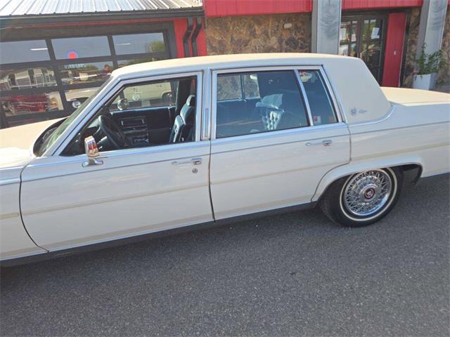 1986 Cadillac Fleetwood Brougham (CC-2100957) for sale in Spirit Lake, Iowa