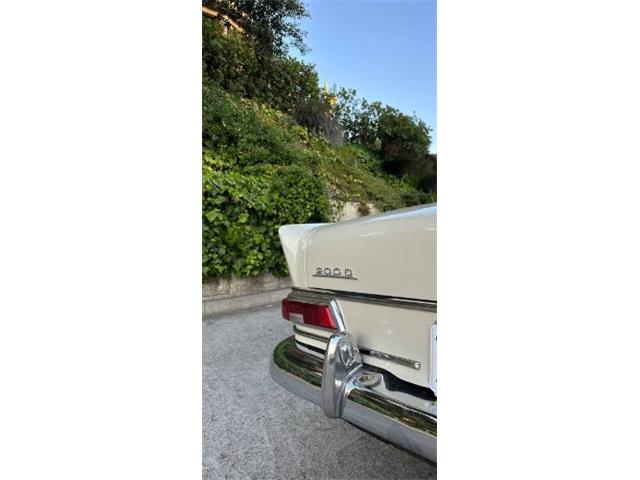1965 Mercedes-Benz 200D (CC-2111986) for sale in Cadillac, Michigan