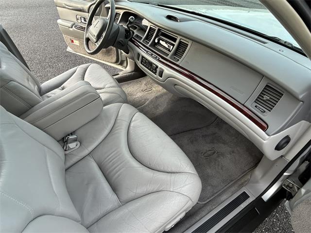 1997 Lincoln Town Car (CC-2113385) for sale in Billings, Montana