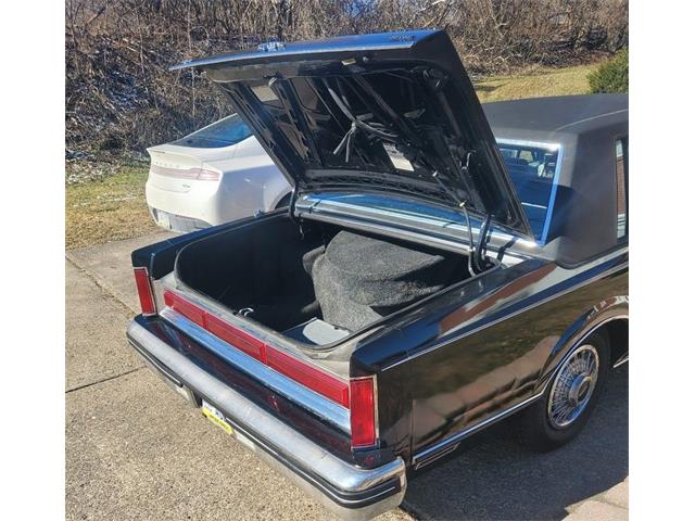 1984 Lincoln Town Car (CC-2113582) for sale in Glendale, California