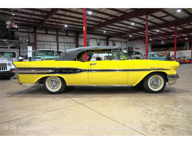 1957 Pontiac Star Chief (CC-2114295) for sale in Kentwood, Michigan