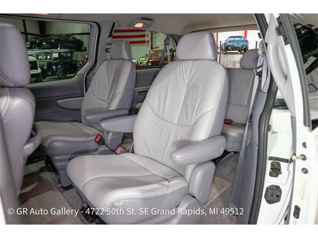 1997 Chrysler Town & Country (CC-2114889) for sale in Kentwood, Michigan