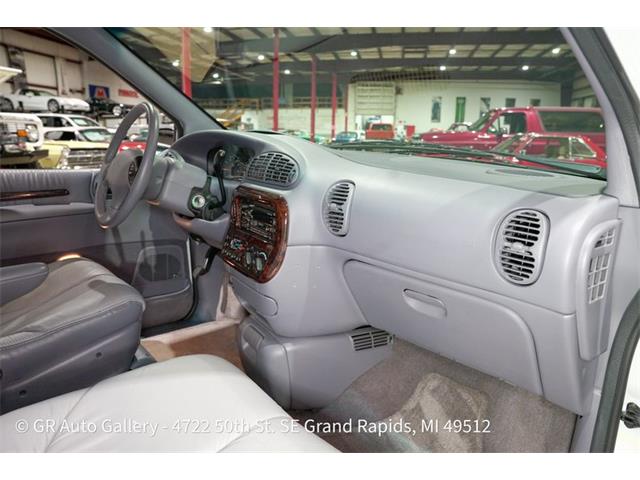 1997 Chrysler Town & Country (CC-2114889) for sale in Kentwood, Michigan