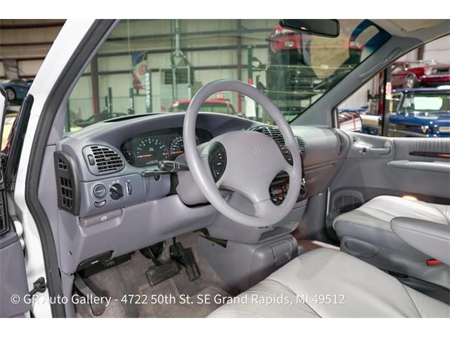 1997 Chrysler Town & Country (CC-2114889) for sale in Kentwood, Michigan