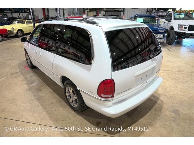 1997 Chrysler Town & Country (CC-2114889) for sale in Kentwood, Michigan
