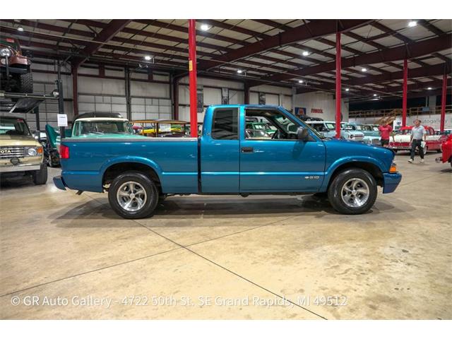 2001 Chevrolet S10 (CC-2114891) for sale in Kentwood, Michigan