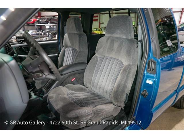 2001 Chevrolet S10 (CC-2114891) for sale in Kentwood, Michigan