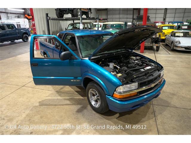 2001 Chevrolet S10 (CC-2114891) for sale in Kentwood, Michigan