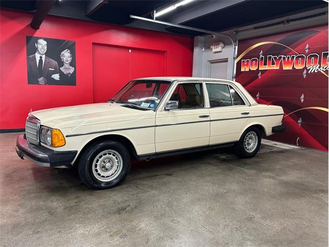 1983 Mercedes-Benz 300 (CC-2114949) for sale in West Babylon, New York