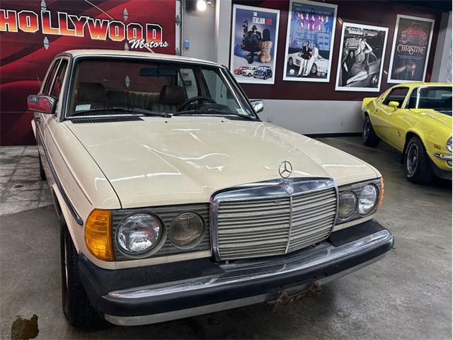1983 Mercedes-Benz 300 (CC-2114949) for sale in West Babylon, New York