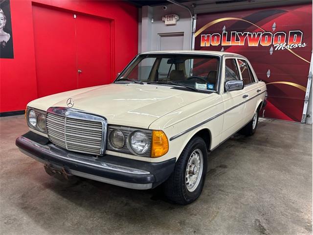 1983 Mercedes-Benz 300 (CC-2114949) for sale in West Babylon, New York