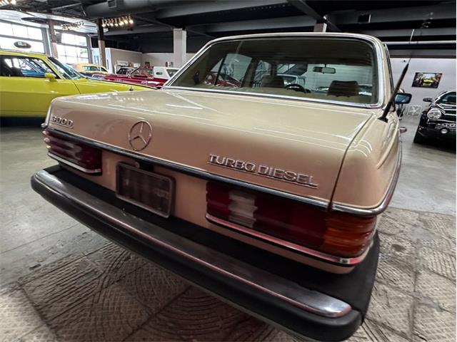 1983 Mercedes-Benz 300 (CC-2114949) for sale in West Babylon, New York