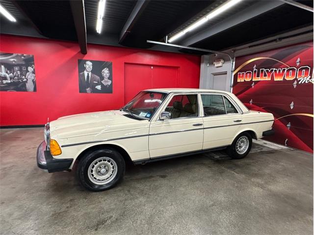 1983 Mercedes-Benz 300 (CC-2114949) for sale in West Babylon, New York