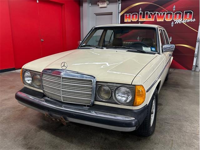1983 Mercedes-Benz 300 (CC-2114949) for sale in West Babylon, New York