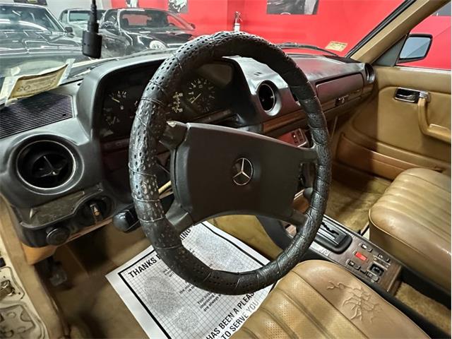 1983 Mercedes-Benz 300 (CC-2114949) for sale in West Babylon, New York
