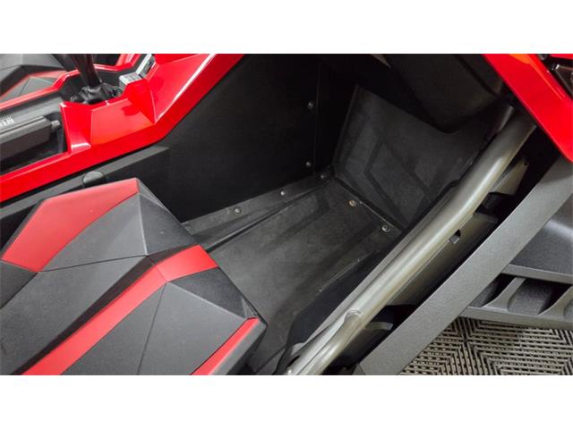 2015 Polaris Slingshot (CC-2115962) for sale in Mankato, Minnesota