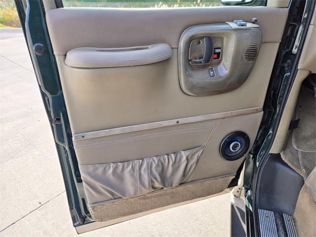 2002 Chevrolet Express (CC-2116013) for sale in Addison, Illinois