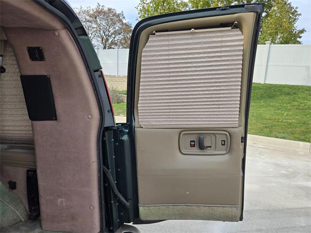 2002 Chevrolet Express (CC-2116013) for sale in Addison, Illinois