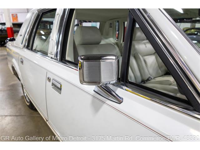 1989 Lincoln Town Car (CC-2116589) for sale in Kentwood, Michigan