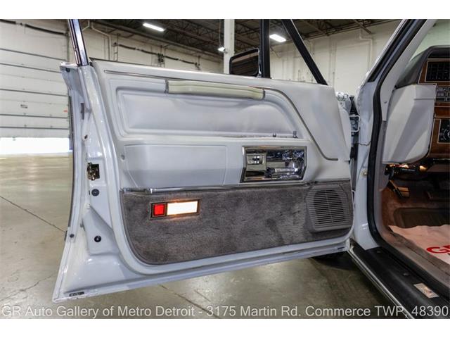 1989 Lincoln Town Car (CC-2116589) for sale in Kentwood, Michigan