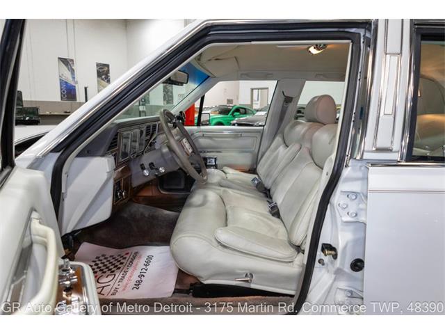 1989 Lincoln Town Car (CC-2116589) for sale in Kentwood, Michigan