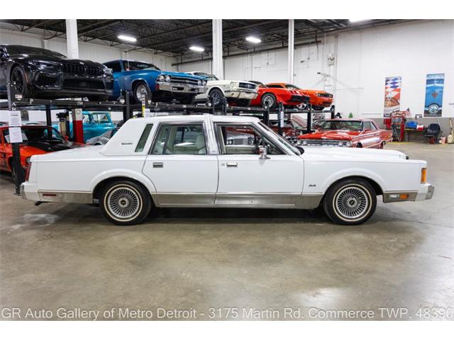 1989 Lincoln Town Car (CC-2116589) for sale in Kentwood, Michigan