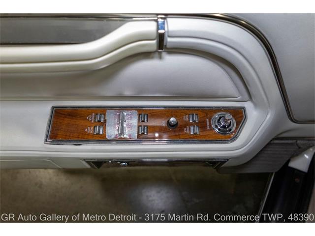 1989 Lincoln Town Car (CC-2116589) for sale in Kentwood, Michigan