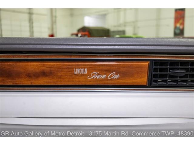 1989 Lincoln Town Car (CC-2116589) for sale in Kentwood, Michigan